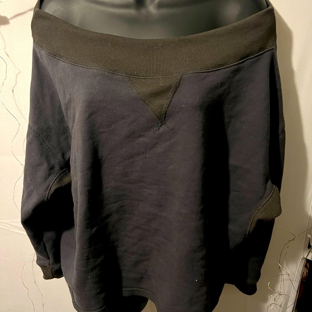 Wide neck sweatshirt